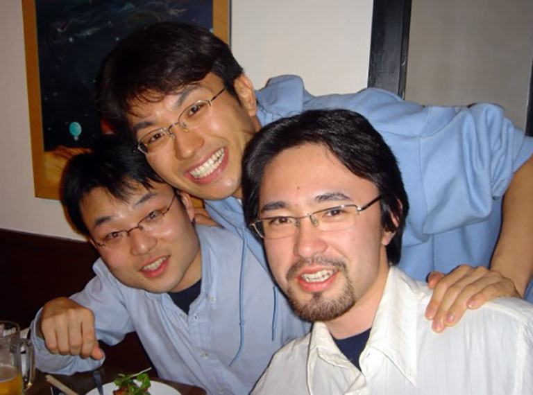 2004年頃 亀田総合病院で初期研修医時代のメンターである中村正帆先生(中央、現・岩手医科大学統合基礎講座薬理学講座病態制御学分野 教授)、同期の木村俊一先生(左、現・自治医科大学血液内科 准教授)と。